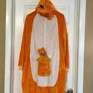 Cute kangaroo onesie with removable roo 😃